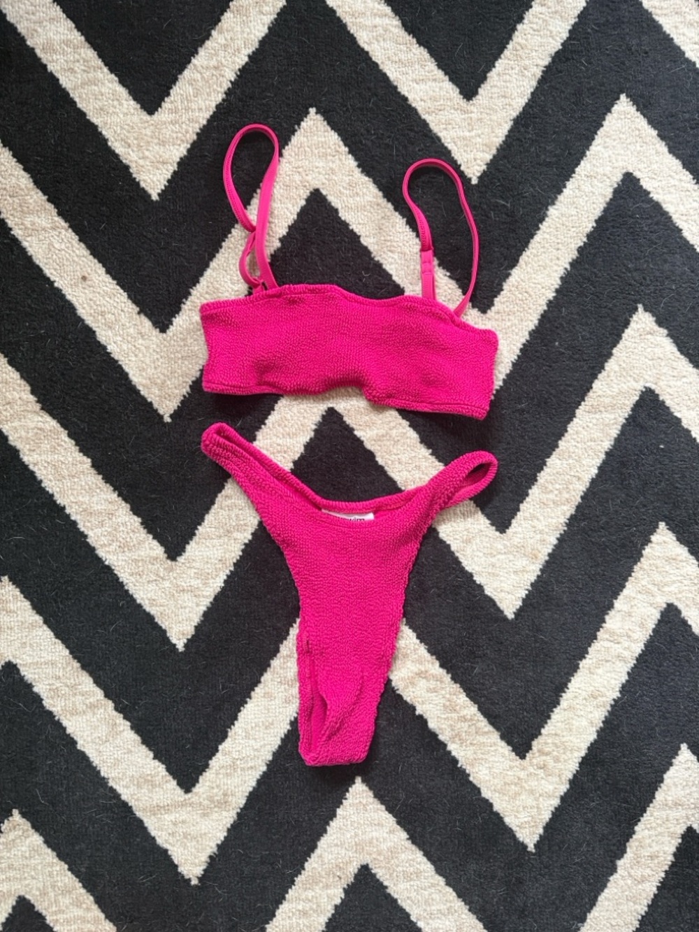 Youswim Poise Cheeky Stretch I Two-Piece Bikini in Hot Pink